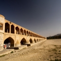 Jeden z wielu mostÃ³w w Esfahanie... problem tylko taki, Å¼e w Sierpniu nie ma rzeki :)